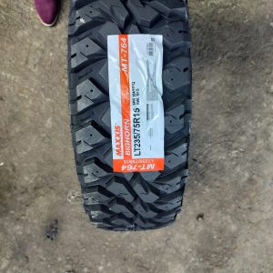Maxxis 235/75R15 BIGHORN MT764